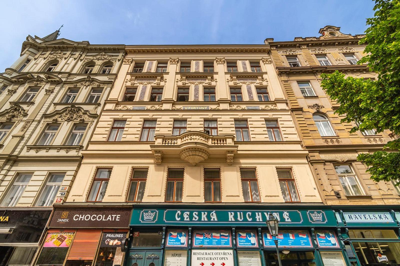 Apartamento Days - Spacious 117m2 Attic Retreat W Ac - Near Old Town Sq Praga