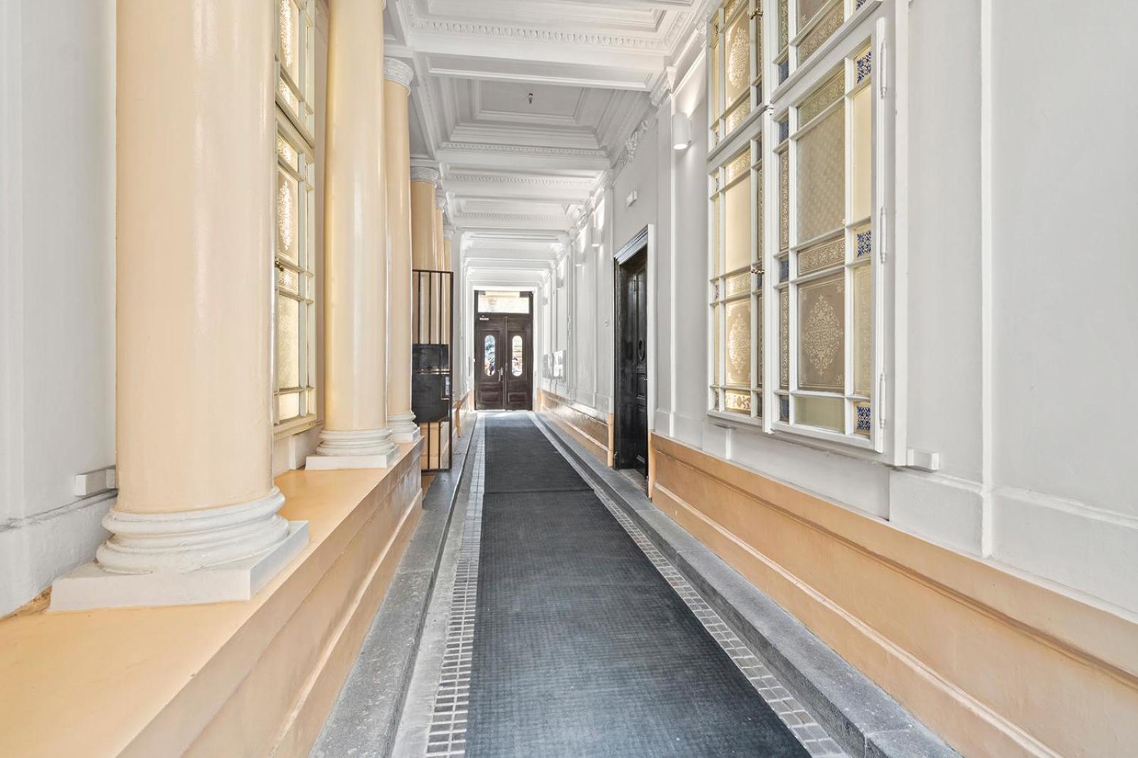 Days - Spacious 117m2 Attic Retreat W Ac - Near Old Town Sq Apartamento