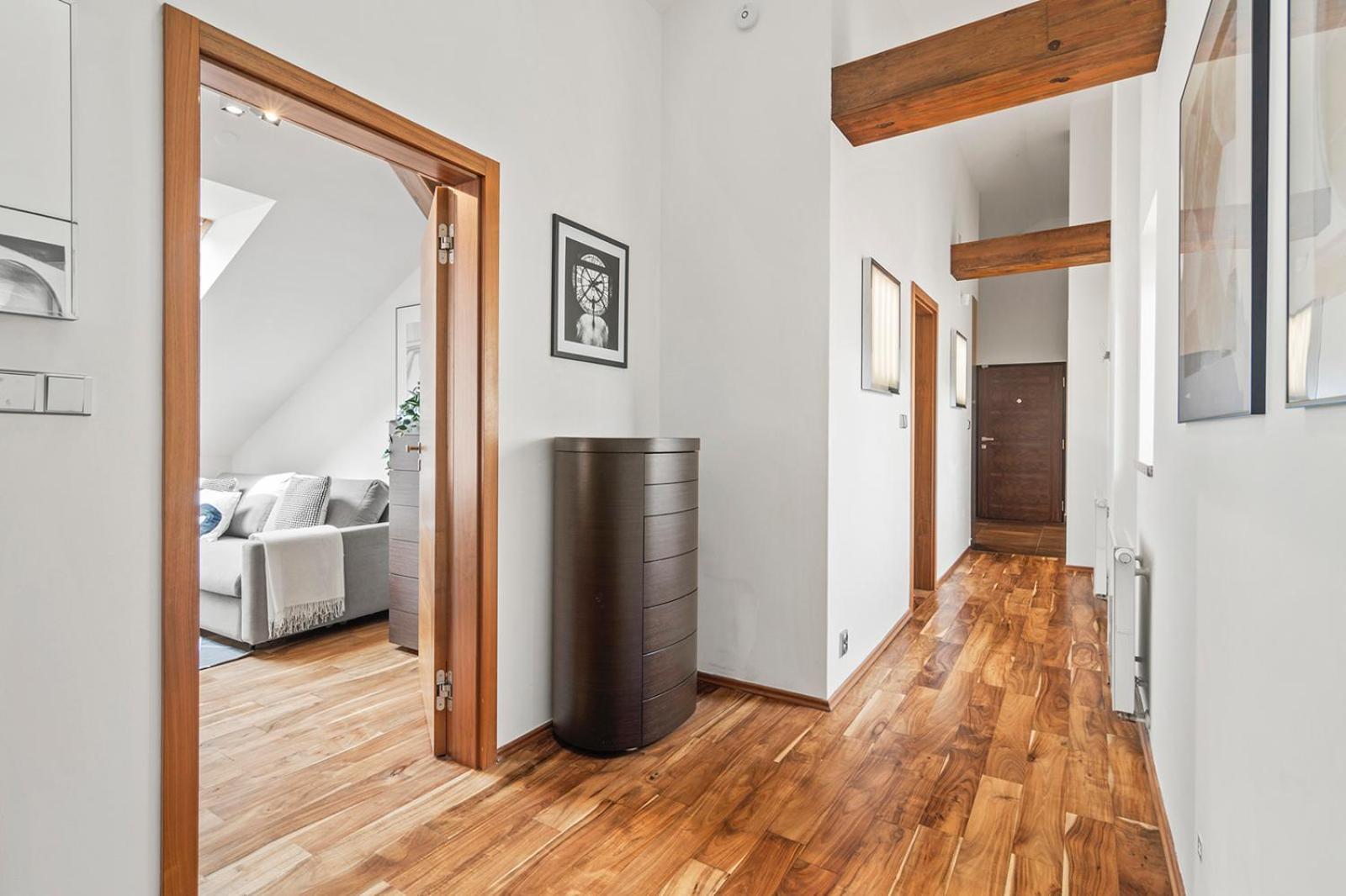 Days - Spacious 117m2 Attic Retreat W Ac - Near Old Town Sq Apartmán *