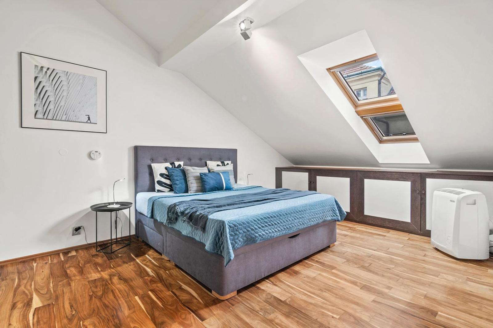 Days - Spacious 117m2 Attic Retreat W Ac - Near Old Town Sq Apartmán Praha