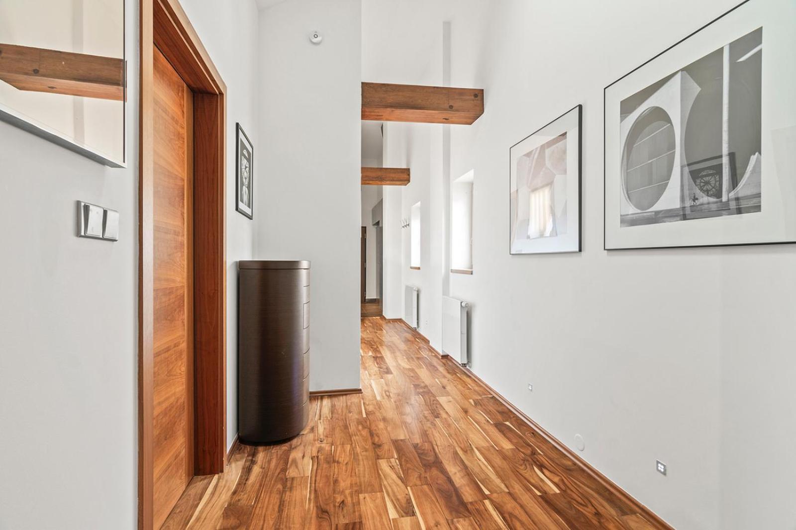 Apartamento Days - Spacious 117m2 Attic Retreat W Ac - Near Old Town Sq Praga