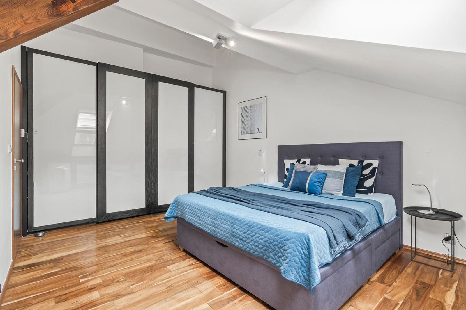 Days - Spacious 117m2 Attic Retreat W Ac - Near Old Town Sq Praha